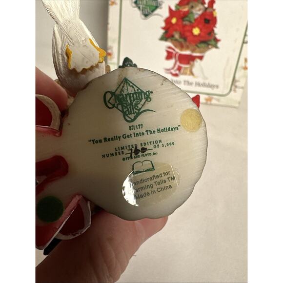 Fitz and Floyd Charming Tails Figurine "You Really Get Into The Holidays" - Picture 5 of 6